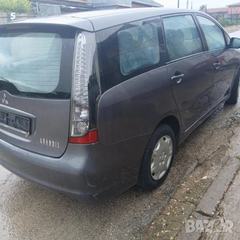 Митсубиши Грандис, снимка 13 - Автомобили и джипове - 50450270