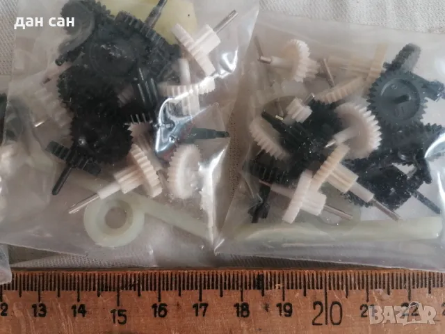 комплект зъбни колела с ос за касетофони и други , снимка 1