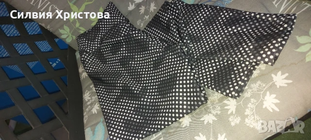 Продавам дамски спортен клин номер М