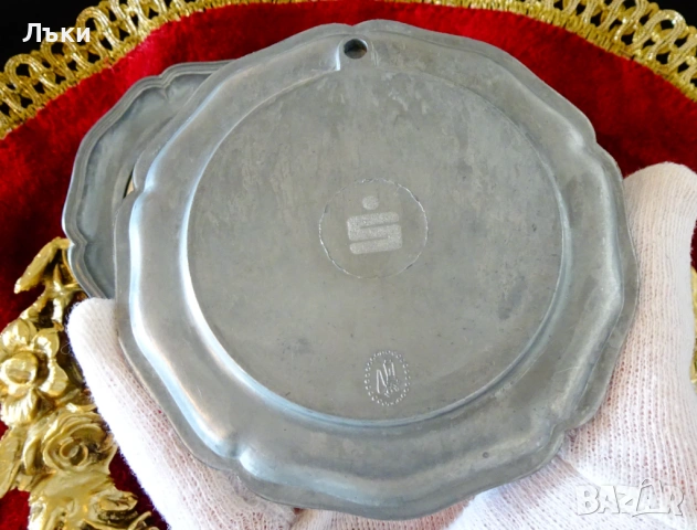 Калаена чиния с рисуван порцелан цветя. , снимка 2 - Антикварни и старинни предмети - 53404631