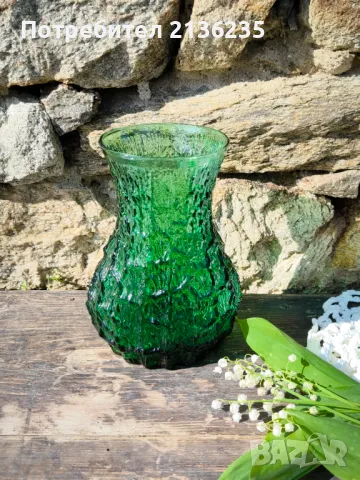 Ваза зелено стъкло, снимка 2 - Антикварни и старинни предмети - 50186149