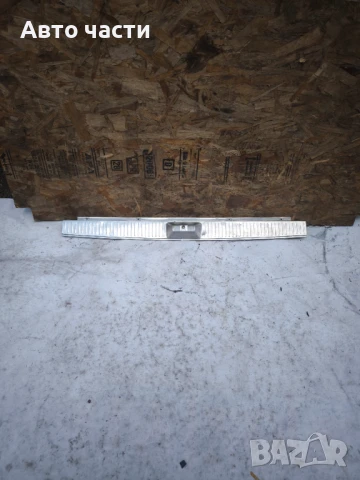 Праг за багажник за Mercedes W210 E320 комби 98-03 2106981889 OEM