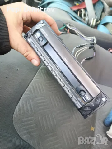 CD плейър Sony CDX-R3000, снимка 2 - Части - 48263208