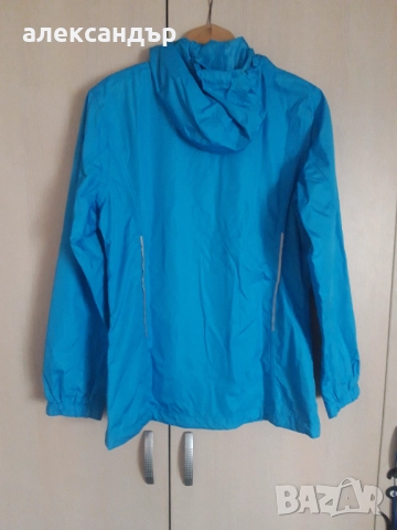 Дамска  ветровка , снимка 3 - Спортни екипи - 52386917