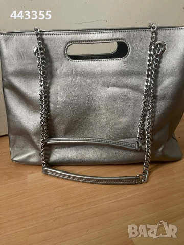 Дамска чанта MOSCHINO, снимка 2 - Чанти - 51865083