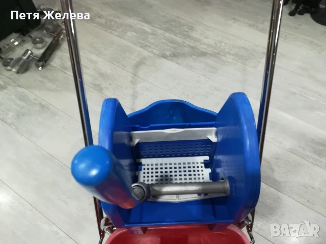 Професионална почистваща количка от хромирана стомана и 2х25л кофи, снимка 13 - Мопове, кофи, четки и метли - 50712391