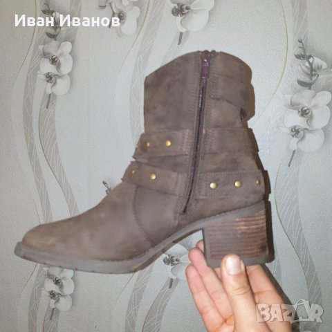 Боти Clarks от набук  UK 6D,38 -38,5, снимка 5 - Дамски боти - 43901073