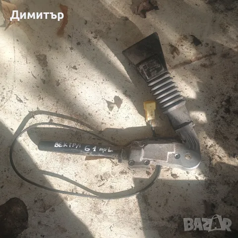 Закопчалка Колан Преден Ляв За Опел Вектра Б 1998г / Opel Vectra B 1998y