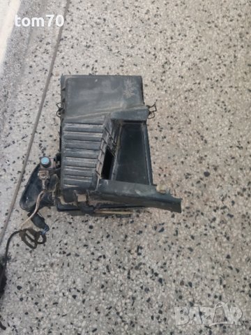 Филтърна кутия горна част  за Vw Passat B3 2.0 2E, 115кс, Пасат 2, снимка 2 - Части - 43364246