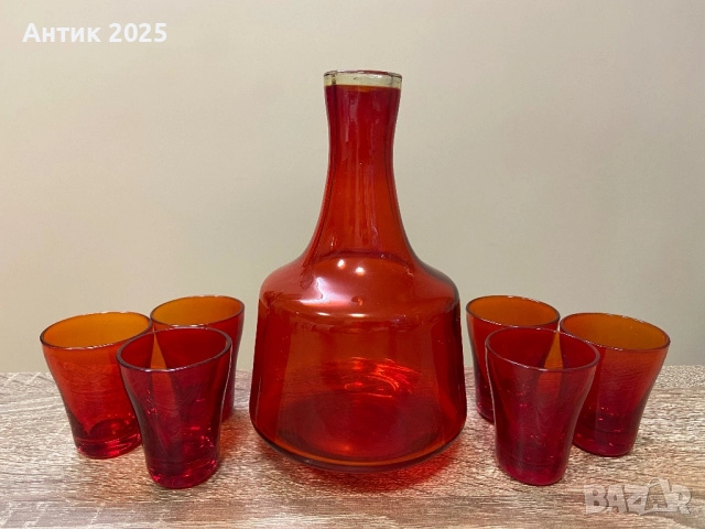 Винтидж комплект от рубиново стъкло: гарафа и 6 чаши
