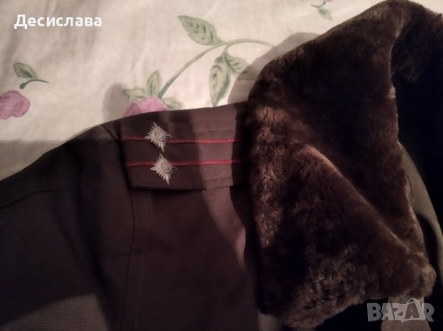 Военни ризи с пагони и военно палто-ретро, снимка 5 - Други ценни предмети - 38055401