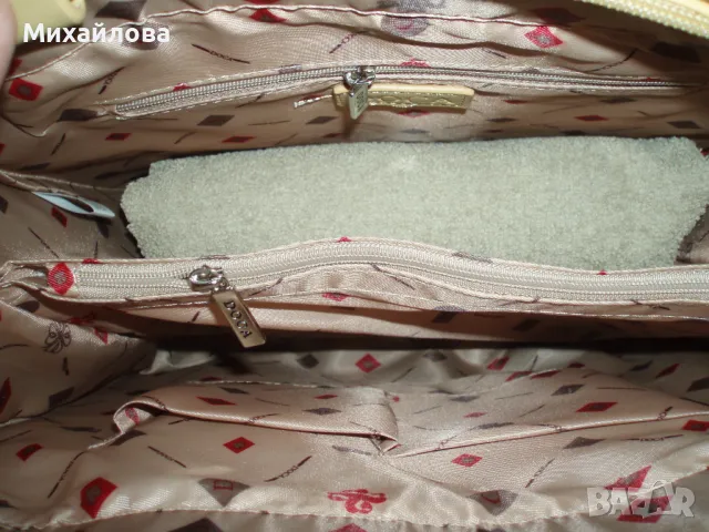 Страхотна  чанта Doca Нова с етикет.Цвят охра., снимка 3 - Чанти - 49990784