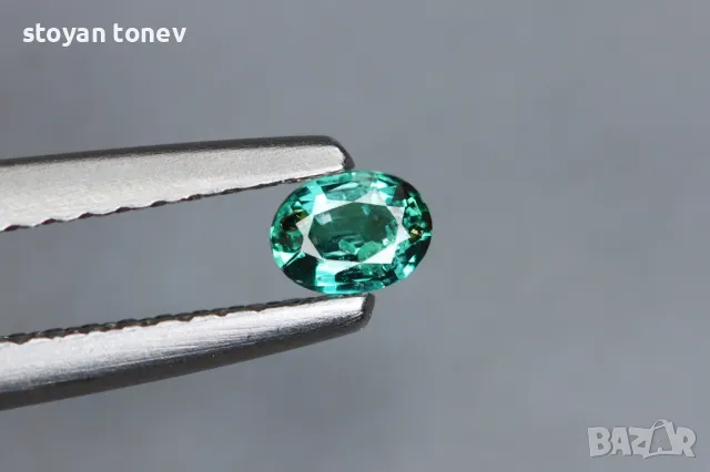 Александрит с величествена промяна на цвета - 0.135кт.! Сертификат!, снимка 4 - Други - 49957001