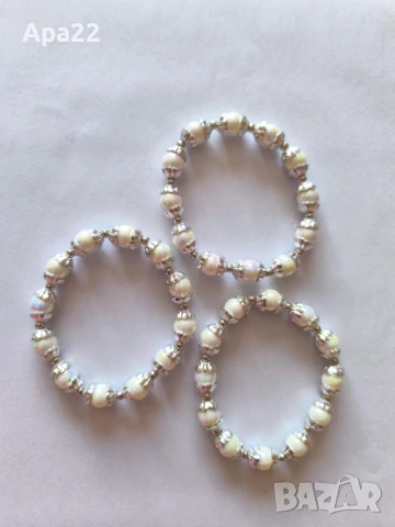 Продавам гривни с мъниста -ластични, снимка 5 - Гривни - 51005157