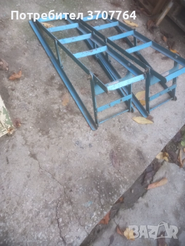 Продавам стойки за Автомобили 