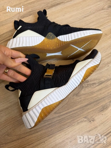 Оригинални шикозни дамски маратонки PumaDEFY MID VARISTY! 38,5 н, снимка 4 - Маратонки - 51228981