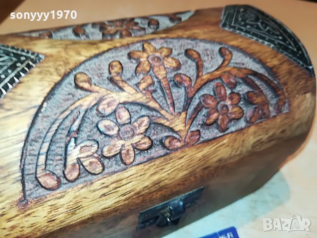 дървена кутия с дърворезба и метален обков 2007211211, снимка 11 - Антикварни и старинни предмети - 33573593