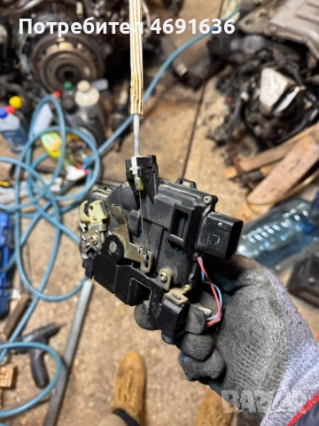 Предна лява ключалка за Ауди Audi A6,A4 само за 20лв. 4b1837015b