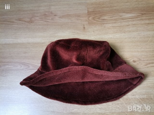 Кафява шапка от плюш с периферия, снимка 3 - Шапки - 34913448
