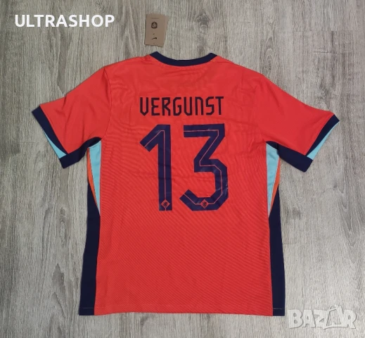 Нова футболна фланелка на Холандия M size Nike , снимка 4 - Футбол - 50576787