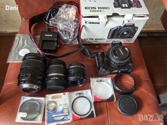 Фотоапарат Canon EOS 1000D
