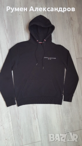 Памучен суичър Tommy Hilfiger в черно с качулка размер М, снимка 2 - Суичъри - 52448036
