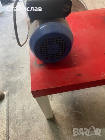 Trifazen motor 2.2 Italy, снимка 2 - Електродвигатели - 53125140