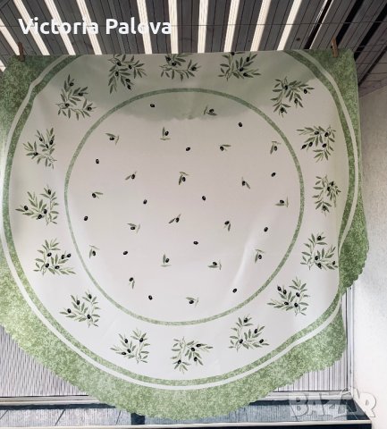 Кръгла покривка диаметър 155см