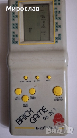 Продавам електронна игра BRICK GAME