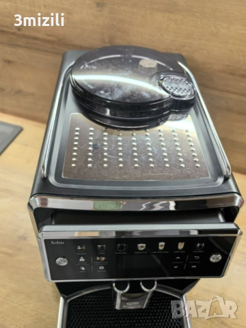 Saeco Xelsis - пиано черно (SM7580/00) , внос от Австрия , с БГ меню, снимка 5 - Кафемашини - 52951932