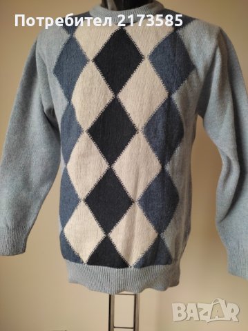 Продавам НОВ мъжки пуловер на цветни ромбоиди, снимка 5 - Пуловери - 43288244