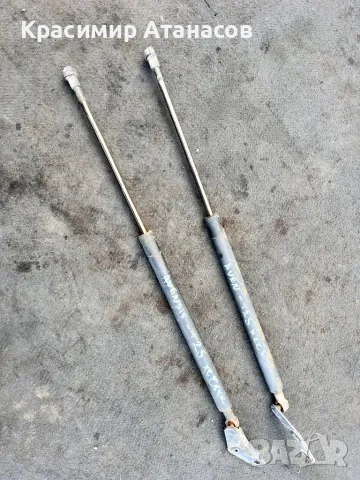 Амортисьор заден капак за Тойота Авенсис T25 хечбек.68960-05061.68950-05061