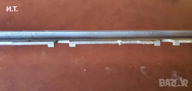 Audi S4 B6 хром държача на централната решетка между халогените., снимка 4 - Части - 50404028