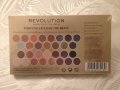 Makeup REVOLUTION London Палитра с 30 сенки за очи, огледало и четка, снимка 2