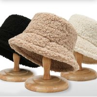 зимни шапки , снимка 1 - Шапки - 43829229