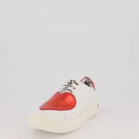 Love Moschino, Кожени спортни обувки със сърцевидна апликация, Бял/Червен, снимка 7 - Дамски ежедневни обувки - 34741732