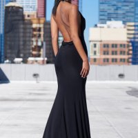 УНИКАЛНО КРАСИВА дълга черна рокля с отворен гръб , снимка 1 - Рокли - 37681044
