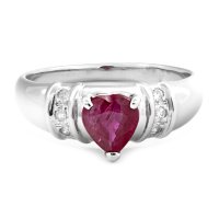 Платинен пръстен с Рубин с форма на сърце и 6 диаманта., снимка 1 - Пръстени - 43361009