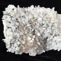 №171,Кварц,Планински кристал,Кварцова друза с халкопирит и сфалерит,Quartz Bulgaria,BGminerals,, снимка 1 - Декорация за дома - 44124818