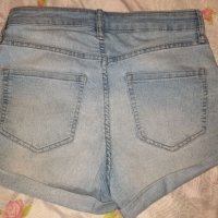 Къси дънкови панталони H&M, снимка 2 - Къси панталони и бермуди - 37470845