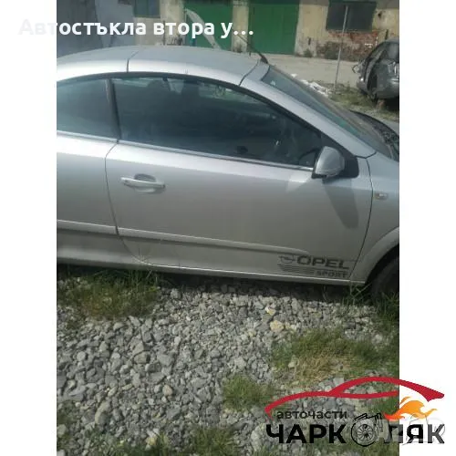 Врата предна дясна Опел Астра Н (кабрио), снимка 1