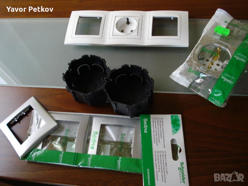 Продавам Декоративни рамки Schneider Electric Unica , снимка 1