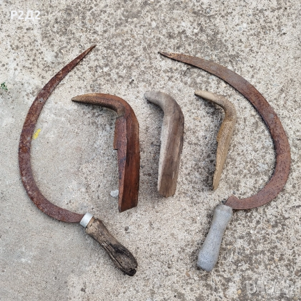 Три стари паламарки и два сърпа, снимка 1