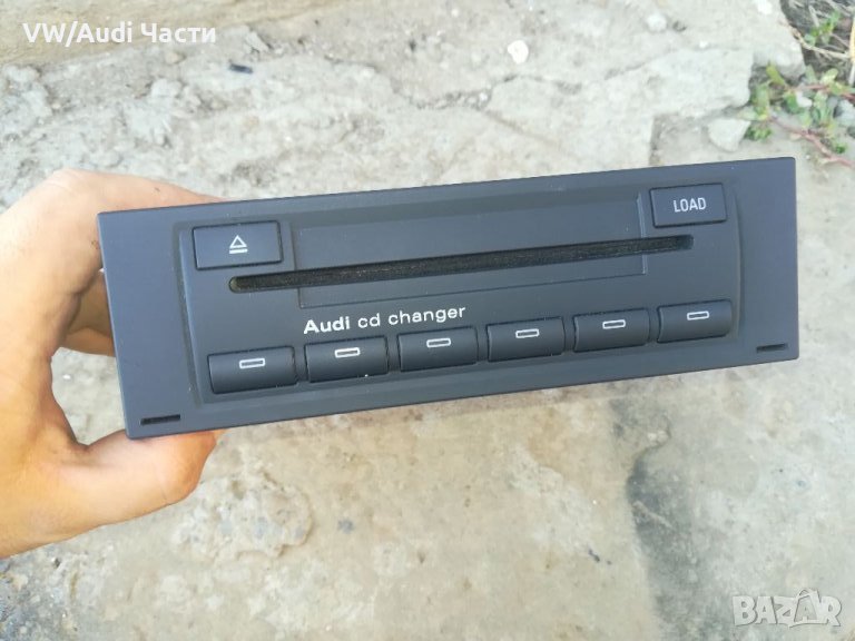 Audi CD Changer Ауди СД чейнджър 8E0 035 111 C, снимка 1