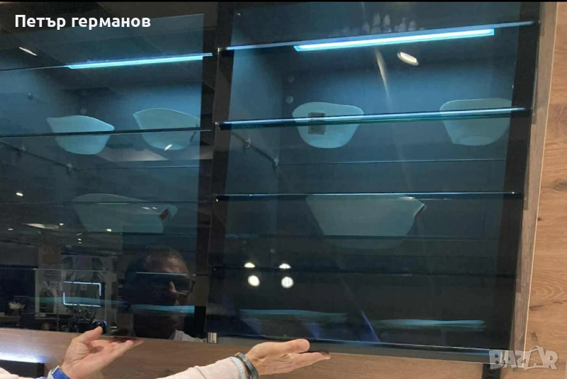 Шкаф с електрическо отваряне – алуминий и закалено стъкло, снимка 1