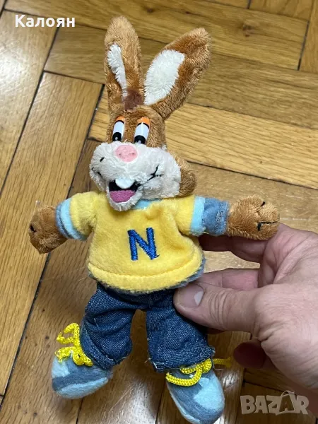 Плюшена играчка заек - Рекламна Нескуик, снимка 1