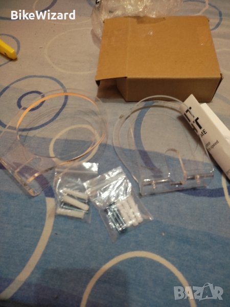 Cozycase 5-то и 4-то поколение стенна стойка Комплект от две НОВИ, снимка 1