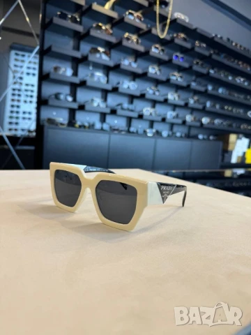 очила с черен обикновен калъф и ув защита prada louis vuitton , снимка 10 - Слънчеви и диоптрични очила - 51320448