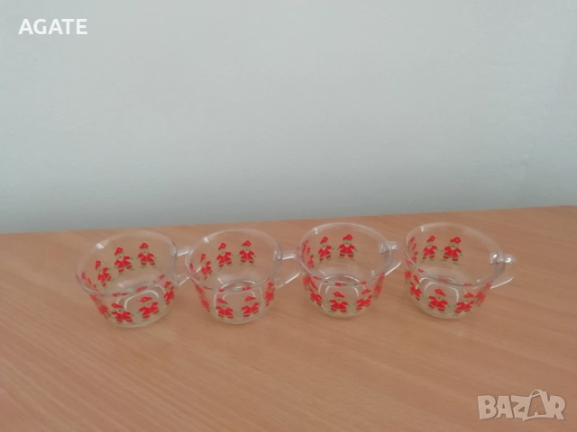 4 броя оригинални стъклени чаши за греяно вино с Дядо Коледа, arcoroc - Франция, снимка 4 - Чаши - 52506062