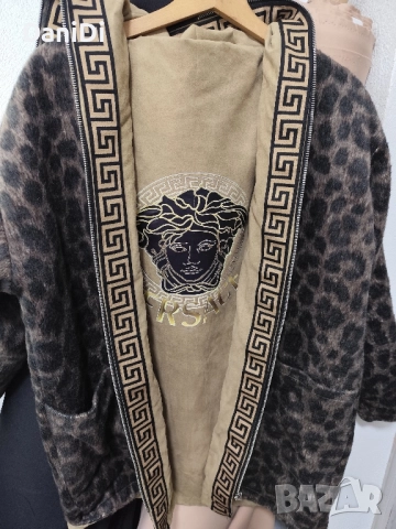 Дамско палто в тигрово/леопард Версаче ,с две лица, снимка 5 - Якета - 52454136